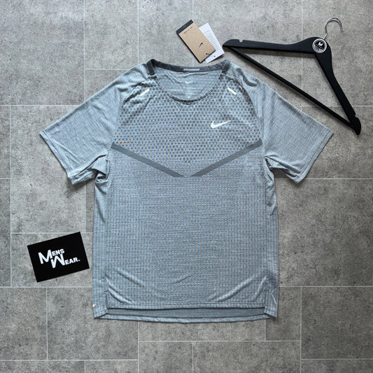 Nike Tech-Knit ADV T-Shirt - Grey